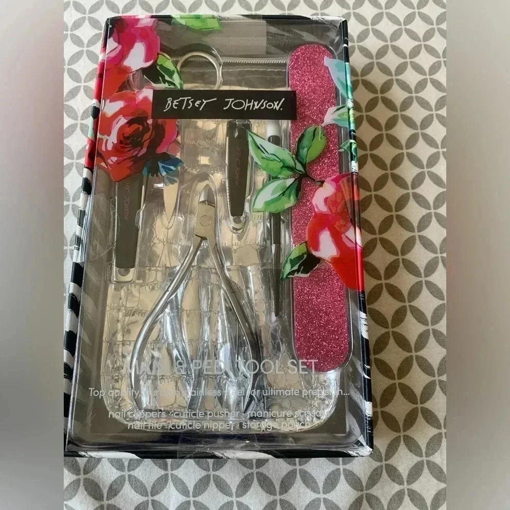 NEW BETSEY JOHNSON MANI PEDI TOOL  KIT
